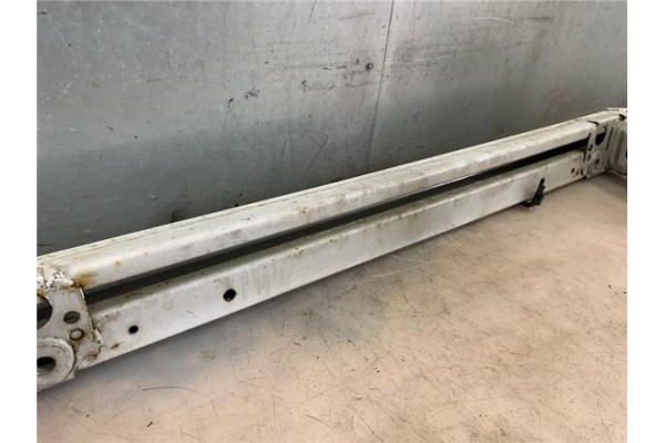 Recambio de refuerzo paragolpes para toyota avensis cross sport (t27) 2.2 premium referencia OEM IAM 5202105050  