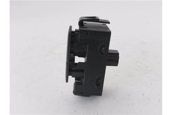 Recambio de interruptor luces emergencia para dacia dokker 1.5 essential referencia OEM IAM 252905668R E3160101 