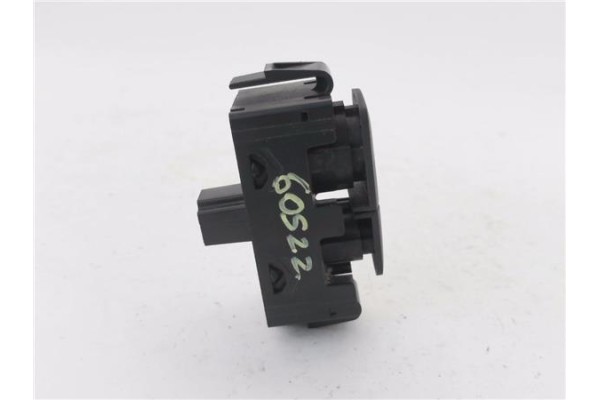 Recambio de interruptor luces emergencia para dacia dokker 1.5 essential referencia OEM IAM 252905668R E3160101 
