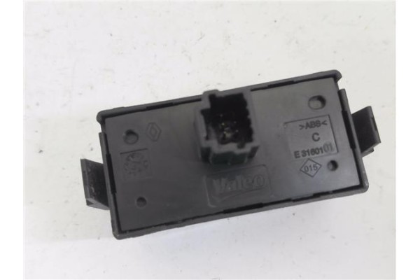 Recambio de interruptor luces emergencia para dacia dokker 1.5 essential referencia OEM IAM 252905668R E3160101 