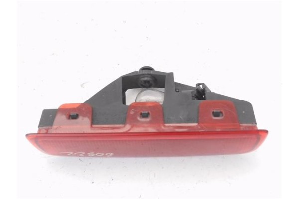 Recambio de luz central de freno para dacia dokker 1.5 essential referencia OEM IAM 8200690117 89037432 