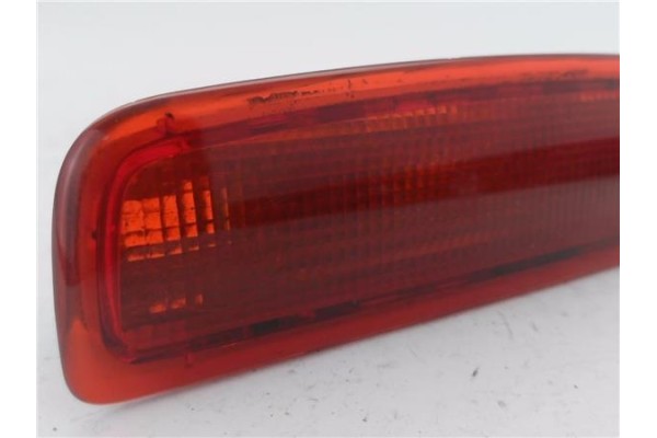 Recambio de luz central de freno para dacia dokker 1.5 essential referencia OEM IAM 8200690117 89037432 