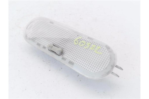 Recambio de luz delantero central techo para dacia dokker 1.5 essential referencia OEM IAM 8200074362  