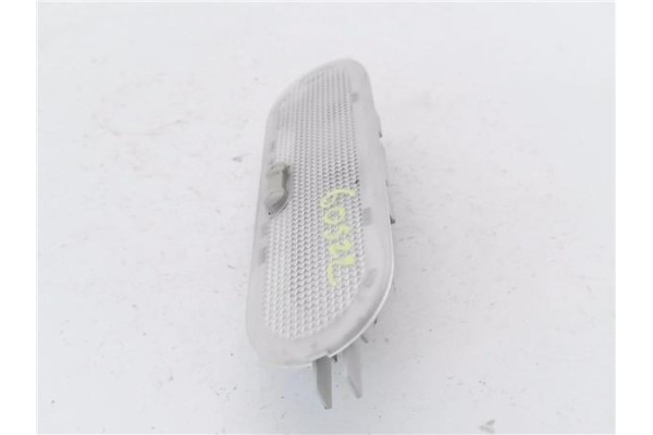 Recambio de luz delantero central techo para dacia dokker 1.5 essential referencia OEM IAM 8200074362  