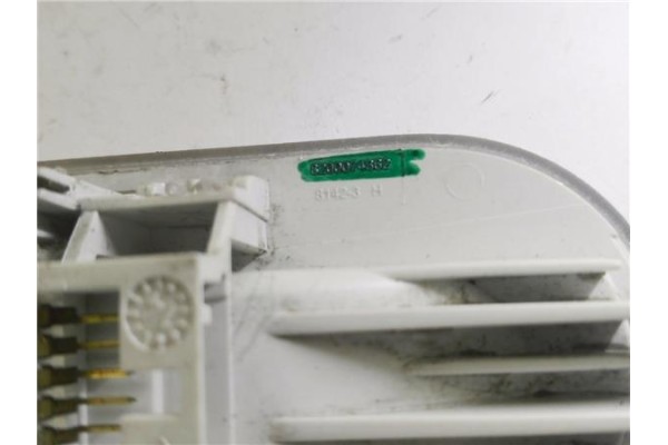 Recambio de luz delantero central techo para dacia dokker 1.5 essential referencia OEM IAM 8200074362  