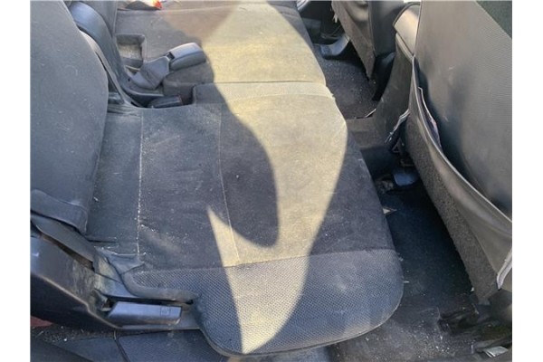 Recambio de asientos traseros para mitsubishi outlander (cw0) 2.0 di-d intense referencia OEM IAM 6902A386XD 6977A543 