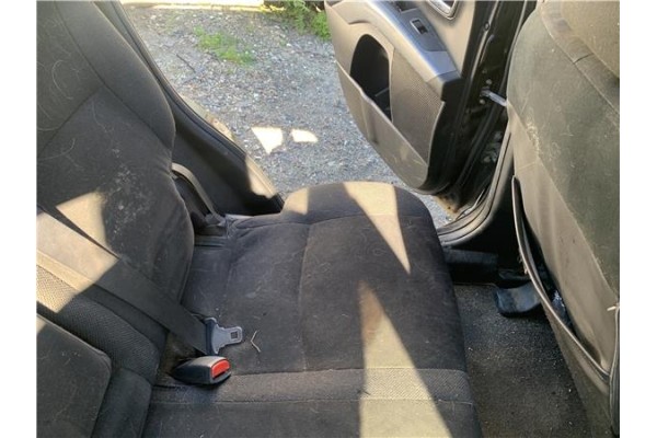 Recambio de asientos traseros para mitsubishi outlander (cw0) 2.0 di-d intense referencia OEM IAM 6902A386XD 6977A543 