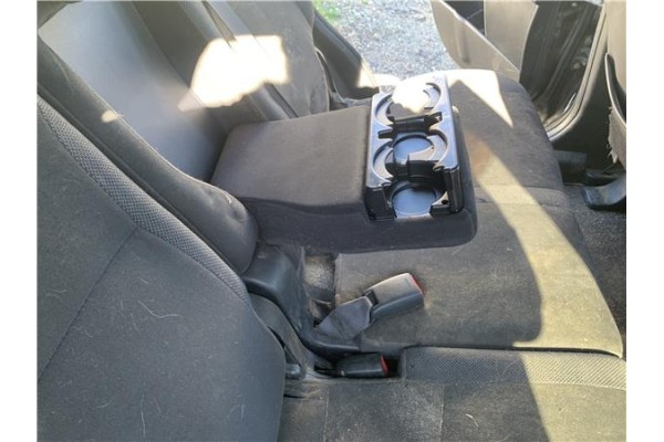 Recambio de asientos traseros para mitsubishi outlander (cw0) 2.0 di-d intense referencia OEM IAM 6902A386XD 6977A543 