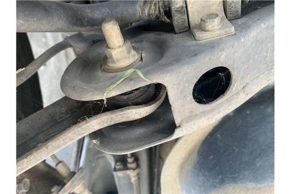 Recambio de brazo centro suspension trasero izquierdo para mitsubishi outlander (cw0) 2.0 di-d intense referencia OEM IAM 4125A0