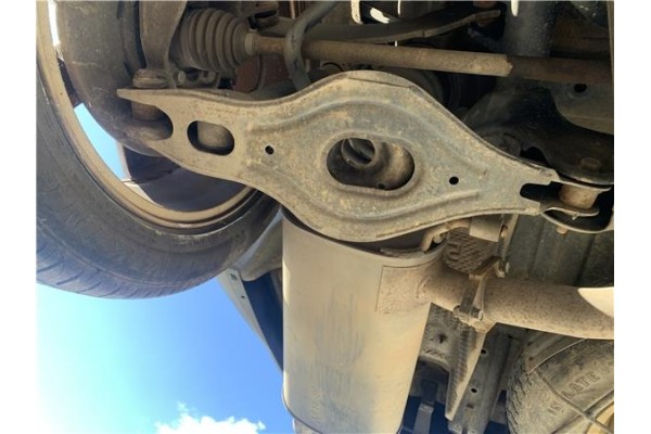 Recambio de brazo suspension trasero derecho para mitsubishi outlander (cw0) 2.0 di-d intense referencia OEM IAM 4113A038  