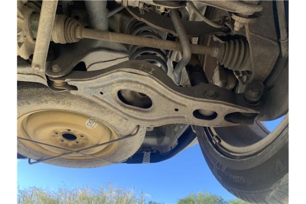 Recambio de brazo suspension trasero izquierdo para mitsubishi outlander (cw0) 2.0 di-d intense referencia OEM IAM 4113A037  