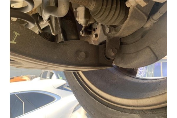 Recambio de brazo suspension trasero izquierdo para mitsubishi outlander (cw0) 2.0 di-d intense referencia OEM IAM 4113A037  