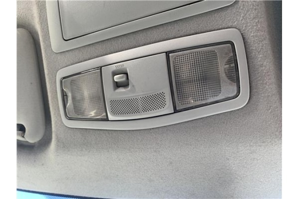 Recambio de luz delantero central techo para mitsubishi outlander (cw0) 2.0 di-d intense referencia OEM IAM 8401A012HA  