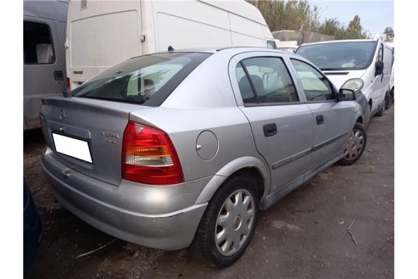 opel astra g berlina (1998) del año 