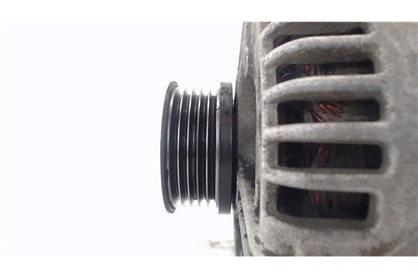 Recambio de alternador para opel corsa c 1.2 twinport referencia OEM IAM 0124425021 55556068 