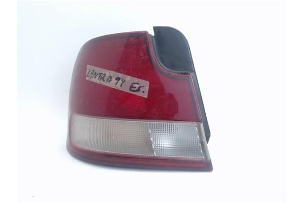 Recambio de piloto trasero izquierdo para hyundai lantra (j1) referencia OEM IAM 9240128520  