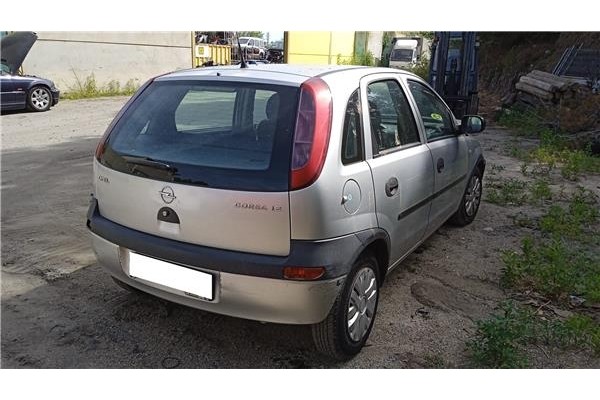 opel corsa c del año 2001