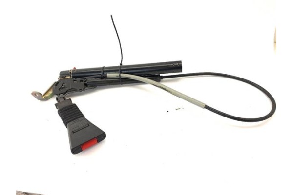 Recambio de anclaje cinturon delantero izquierdo para opel corsa b 1.4 i referencia OEM IAM 90387491  