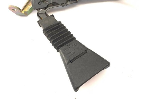 Recambio de anclaje cinturon delantero izquierdo para opel corsa b 1.4 i referencia OEM IAM 90387491  