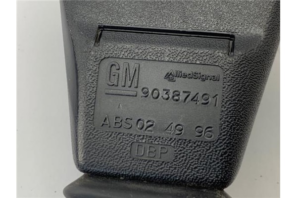 Recambio de anclaje cinturon delantero izquierdo para opel corsa b 1.4 i referencia OEM IAM 90387491  