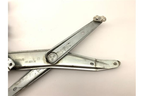 Recambio de mecanismo elevalunas delantero izquierdo para opel corsa b 1.4 i referencia OEM IAM 0536000301  