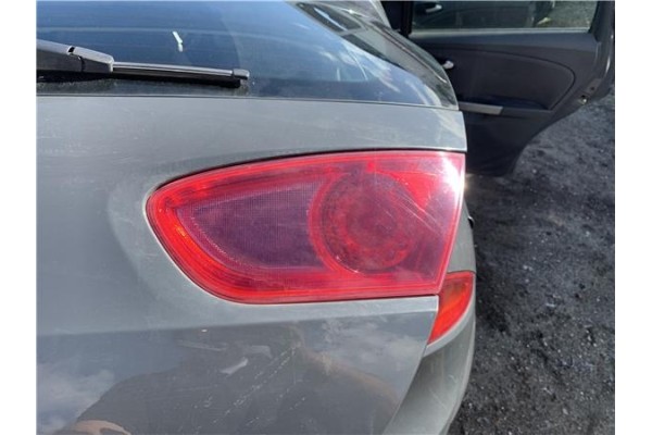 Recambio de piloto porton trasero derecho para seat leon (1p1) 1.9 tdi referencia OEM IAM 1P0945108D  