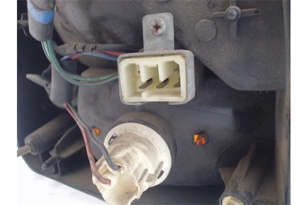 Recambio de piloto trasero izquierdo para hyundai lantra (j1) referencia OEM IAM 9240128520  