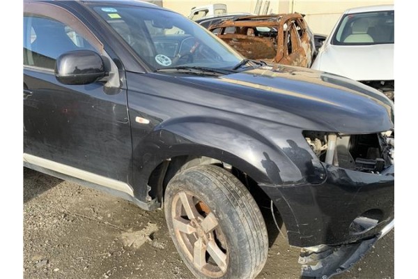 Recambio de aleta delantero derecha para mitsubishi outlander (cw0) 2.0 di-d intense referencia OEM IAM 5220C672  