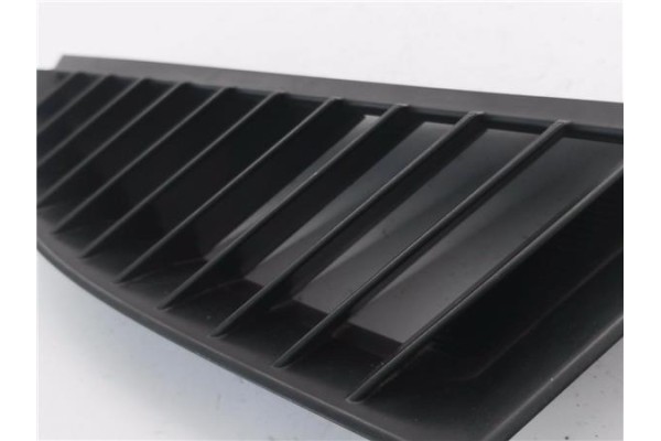 Recambio de rejilla capo para mitsubishi colt cz3 berl. 5 (z30a) 1.1 inform (d) referencia OEM IAM MN127774  