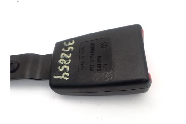 Recambio de anclaje cinturon delantero izquierdo para volkswagen polo iv (9n1) 1.4 tdi referencia OEM IAM   