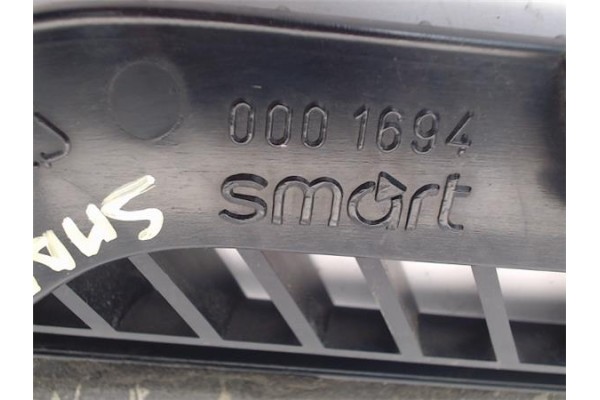 Recambio de rejilla paragolpes delantero izquierda para smart micro compact car 600 referencia OEM IAM   