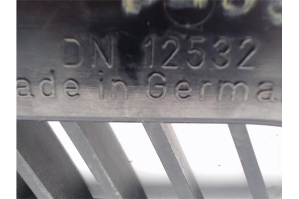 Recambio de rejilla paragolpes delantero izquierda para smart micro compact car 600 referencia OEM IAM   