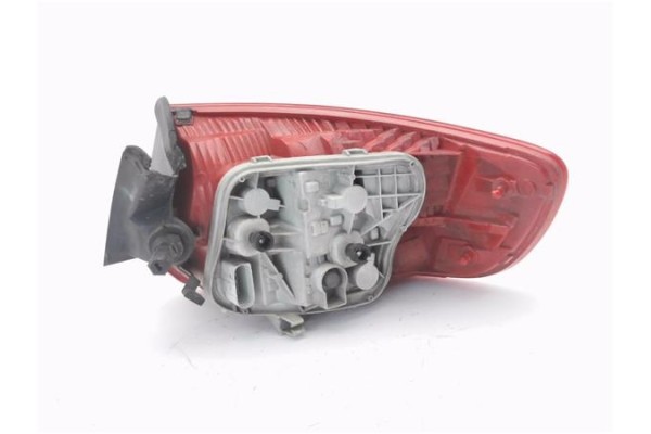 Recambio de piloto trasero izquierdo para audi a3 sportback (8pa) 2.0 tdi ambiente referencia OEM IAM 8P4945095  