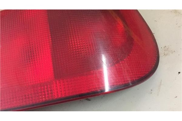 Recambio de piloto trasero derecho para renault megane i (ba0/1_) 1.4 16v (ba0d, ba1h, ba0w, ba10) referencia OEM IAM 7700428321