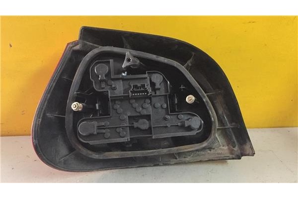 Recambio de piloto trasero derecho para renault megane i (ba0/1_) 1.4 16v (ba0d, ba1h, ba0w, ba10) referencia OEM IAM 7700428321