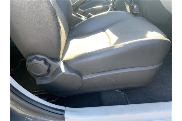 Recambio de asiento delantero derecho para kia ceed sportswagon (ed) 2.0 emotion referencia OEM IAM 882021H010359  