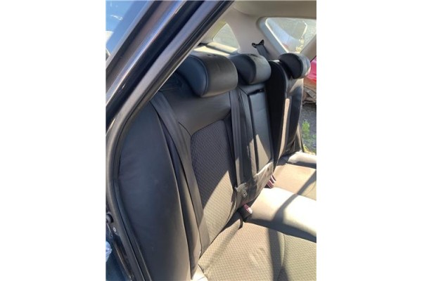 Recambio de asientos traseros para kia ceed sportswagon (ed) 2.0 emotion referencia OEM IAM 892011H010359  