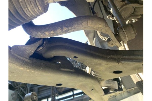 Recambio de barra estabilizadora delantero para kia ceed sportswagon (ed) 2.0 emotion referencia OEM IAM 548111H100  