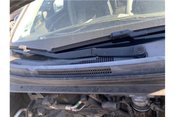 Recambio de brazo limpiaparabrisas delantero derecho para kia ceed sportswagon (ed) 2.0 emotion referencia OEM IAM 983211H000  