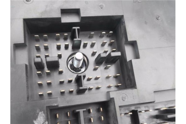 Recambio de caja fusibles/rele para kia ceed sportswagon (ed) 2.0 emotion referencia OEM IAM 919501H030  