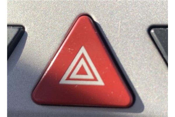 Recambio de interruptor luces emergencia para kia ceed sportswagon (ed) 2.0 emotion referencia OEM IAM 937001H020  