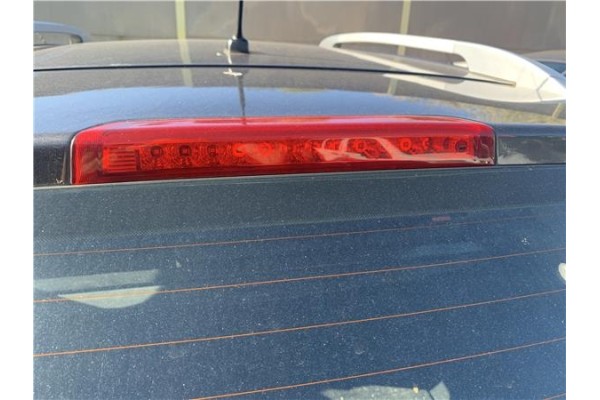 Recambio de luz central de freno para kia ceed sportswagon (ed) 2.0 emotion referencia OEM IAM 927011H310  