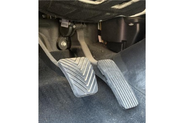 Recambio de pedal acelerador para kia ceed sportswagon (ed) 2.0 emotion referencia OEM IAM 327002H300  