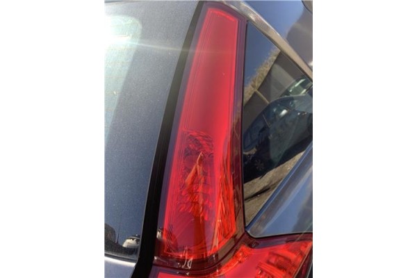 Recambio de piloto superior trasero derecho para kia ceed sportswagon (ed) 2.0 emotion referencia OEM IAM 924041H300  