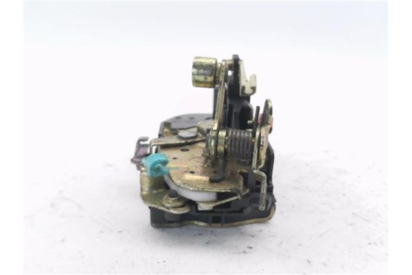 Recambio de cierre electromagnetico delantero derecho para chrysler pt cruiser 1.6 route 66 referencia OEM IAM 5027960AF  