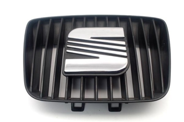 Recambio de rejilla capo para seat cordoba berlina (6k2) 1.6 referencia OEM IAM   