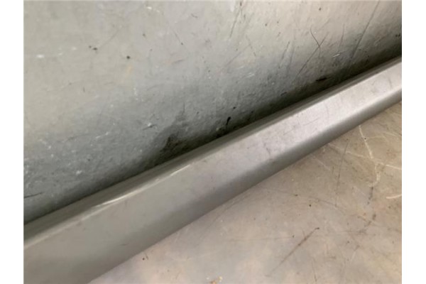 Recambio de bandeja trasero para chrysler voyager (rg) 2.4 referencia OEM IAM K0SM94BD5AB  