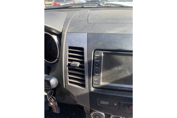 Recambio de rejilla entrada de aire para mitsubishi outlander (cw0) 2.0 di-d intense referencia OEM IAM 8030A023XA  