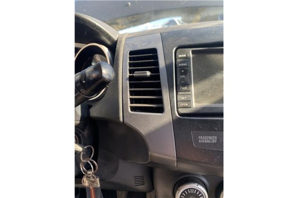 Recambio de rejilla entrada de aire para mitsubishi outlander (cw0) 2.0 di-d intense referencia OEM IAM 8030A023XA  