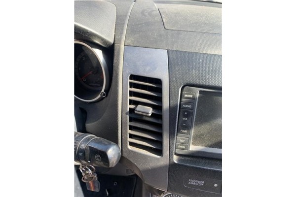 Recambio de rejilla entrada de aire para mitsubishi outlander (cw0) 2.0 di-d intense referencia OEM IAM 8030A023XA  